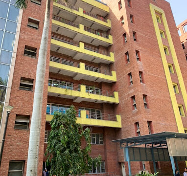 Lok Nayak Hospital Near Metro Station Delhi